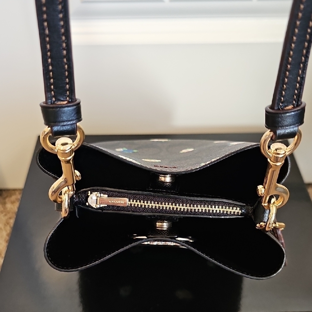Coach NWOT Mini Town Bucket Bag Signature Canvas Vintage Mini Rose Print - Picture 9 of 14